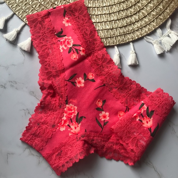Victoria’s Secret PINK Lace Trim Cheekster Panty Coral Pink Dafodils NEW - Picture 1 of 6